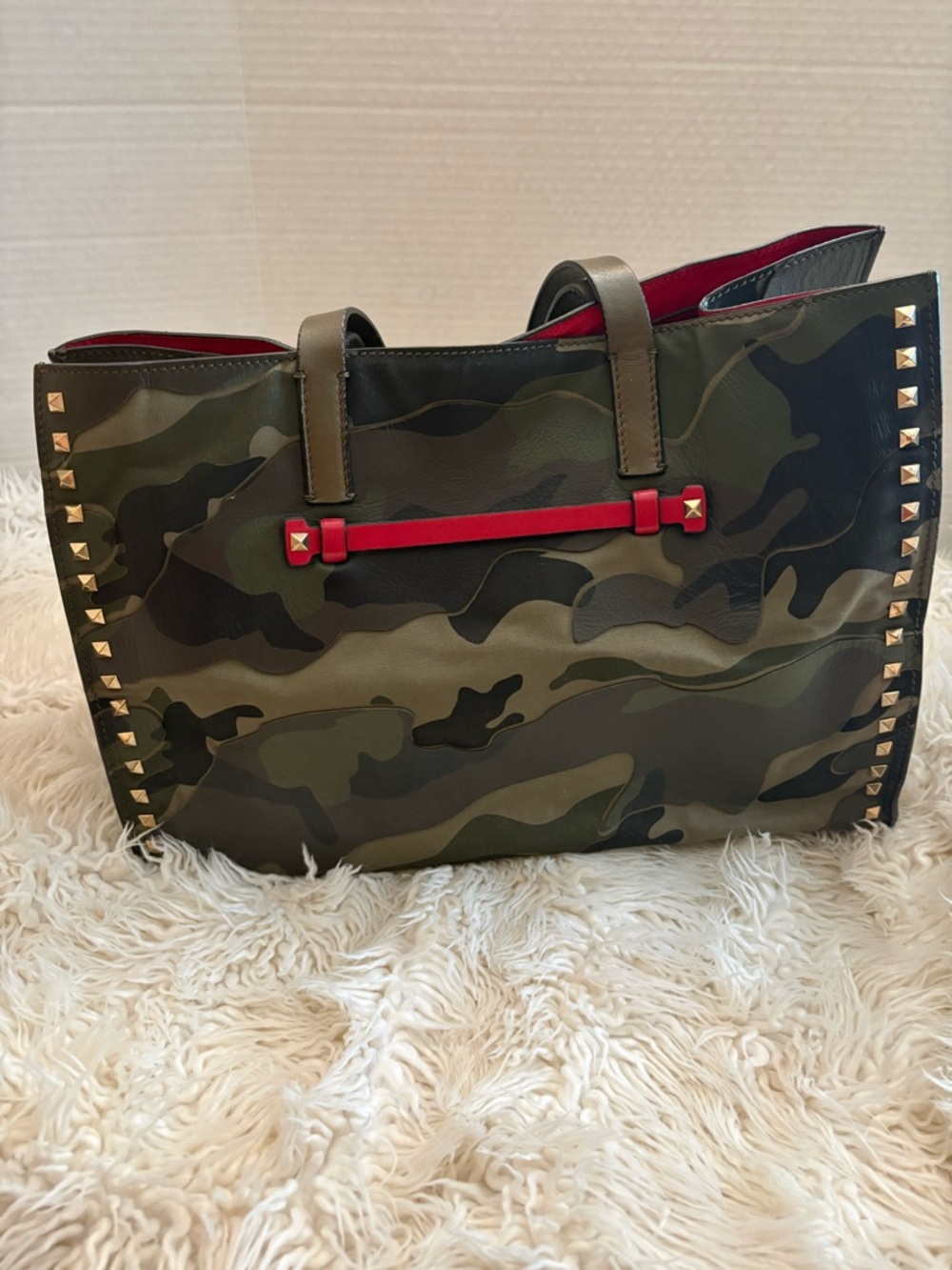 Authentic  Valentino Rockstud Reversible
Camouflage Camo Tote - Picture 4 of 15